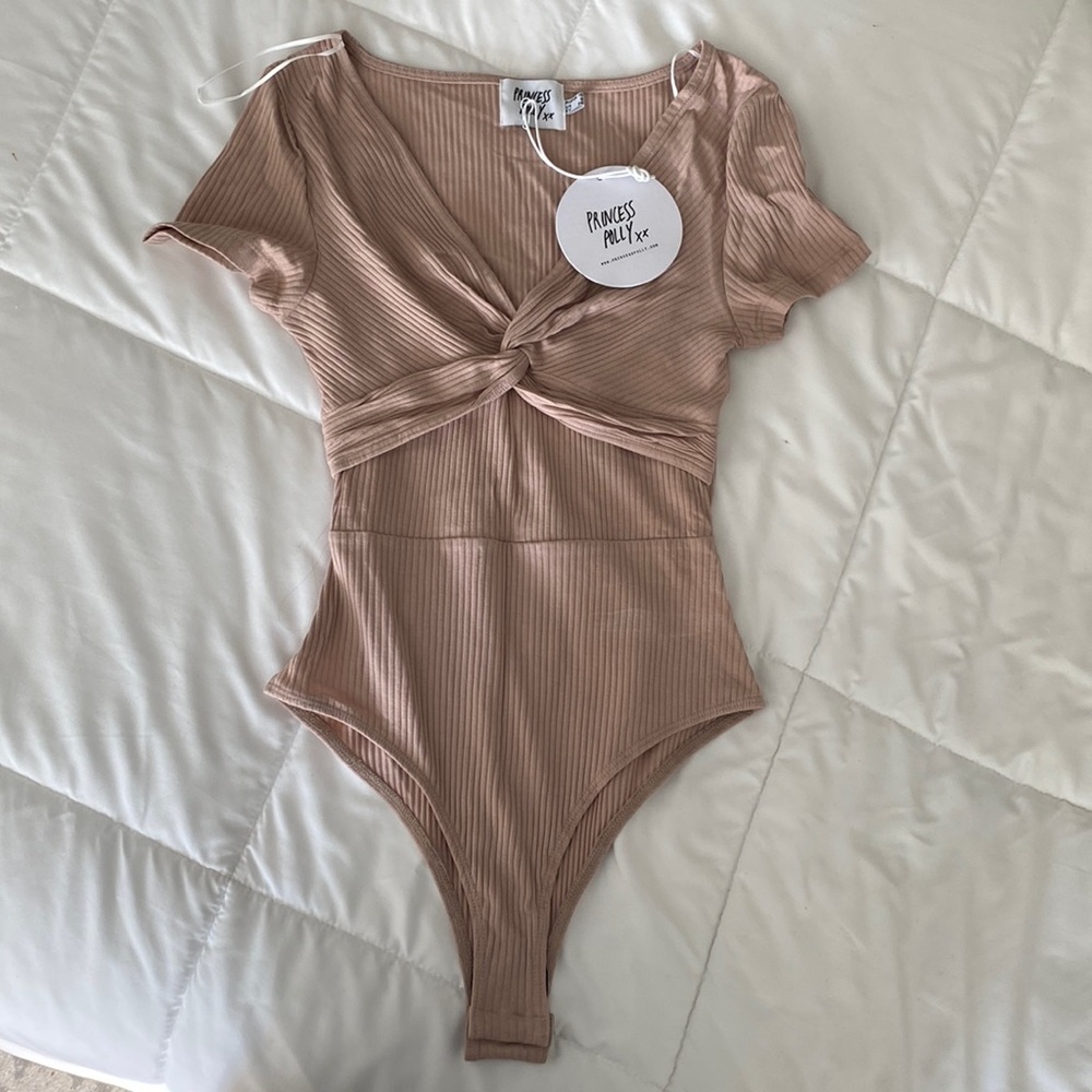 NWT Princess Polly Prescott bodysuit, size 6,